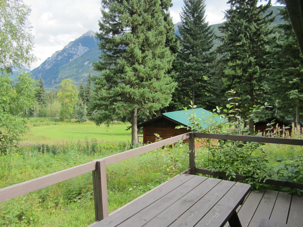 Mount Robson Lodge Buitenkant foto